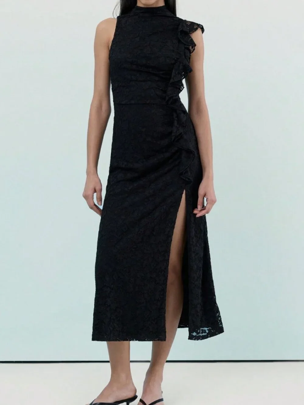 Black Elegant Women's Lace Long Dress With Side Ruching And High Slit